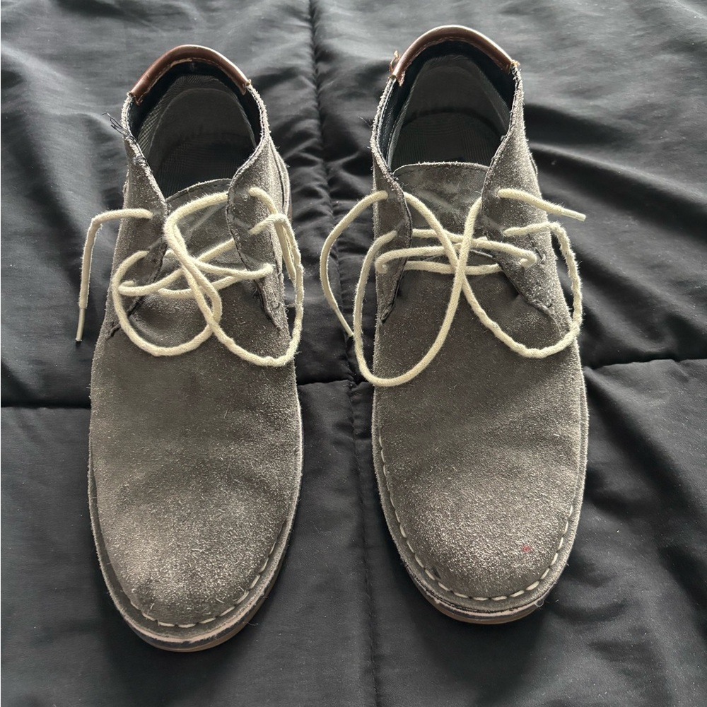 Kenneth Cole Reaction Gray Chukka Boots Suede Lace-Up